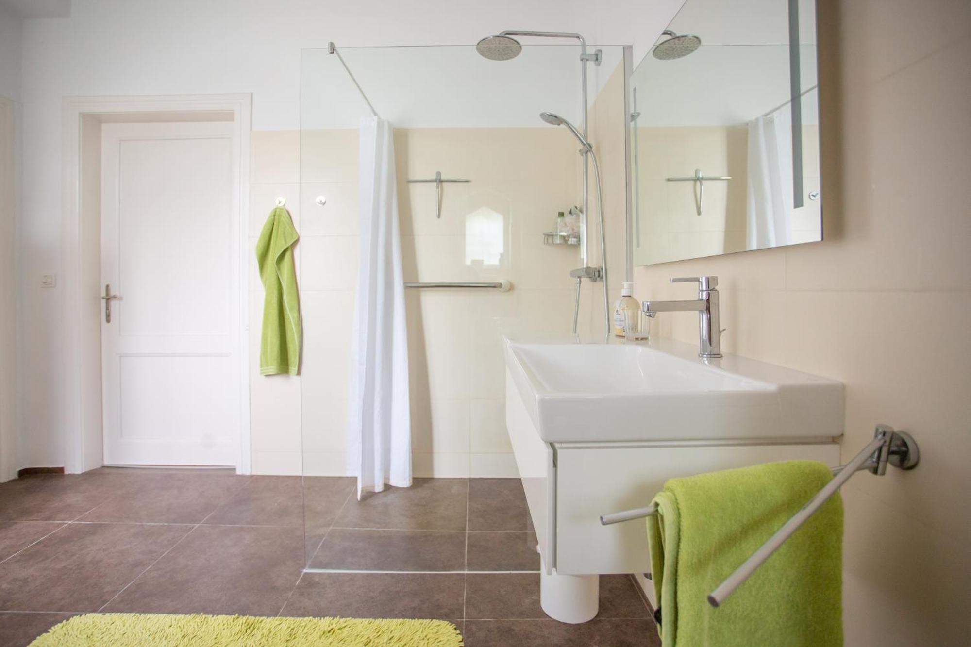 Huebsches Privatzimmer Mit Bad Perchtoldsdorf Exteriör bild